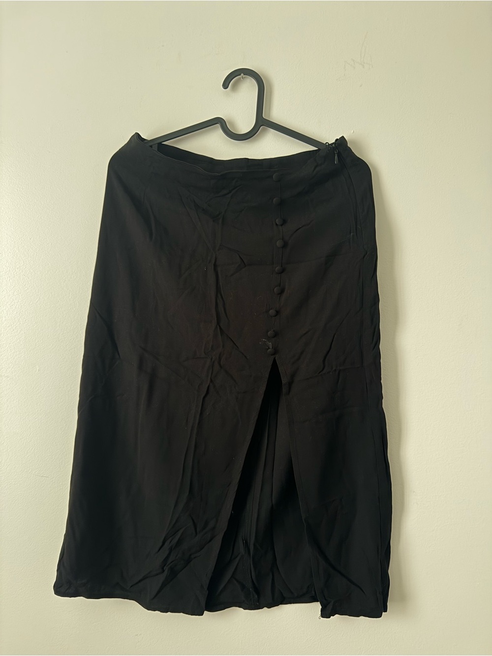 H&M Black Button-Down Midi Skirt with Front Slit